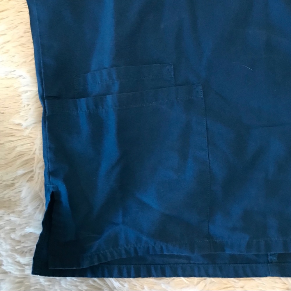 SCRUB TOP - Picture 2 of 3